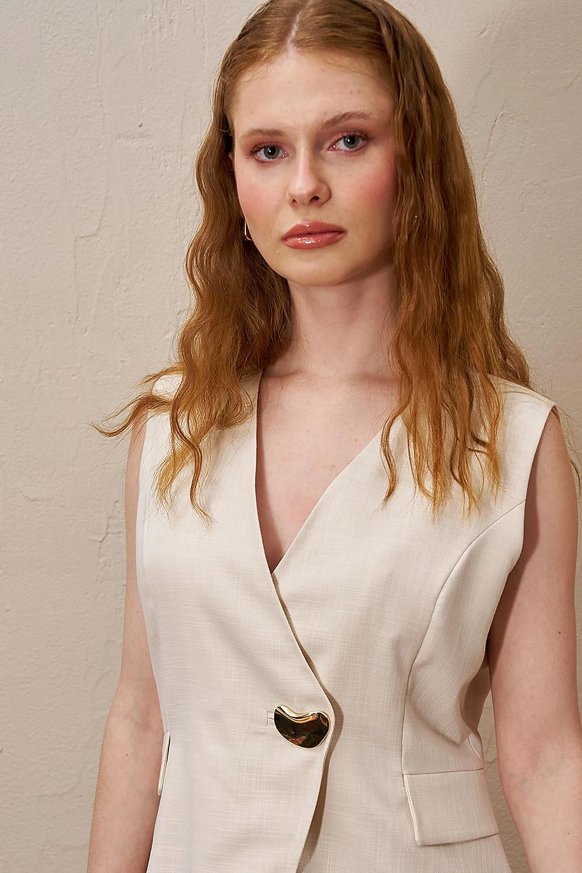 Metal Accessory Detailed Two Piece Suit Cream