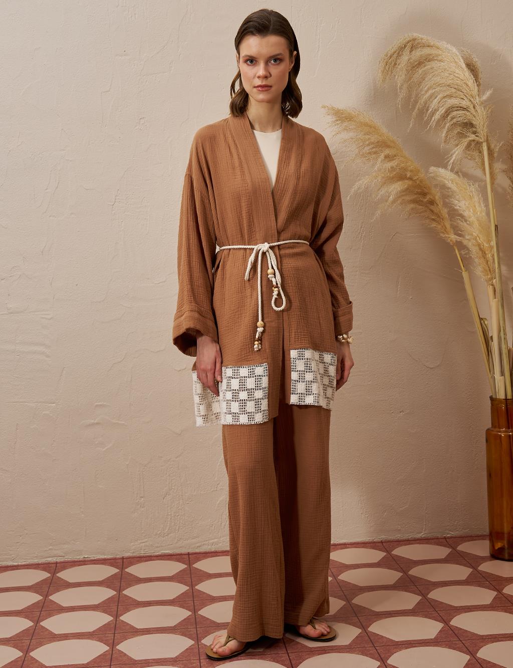Bağcık Detaylı Müslin Kimono Tütün