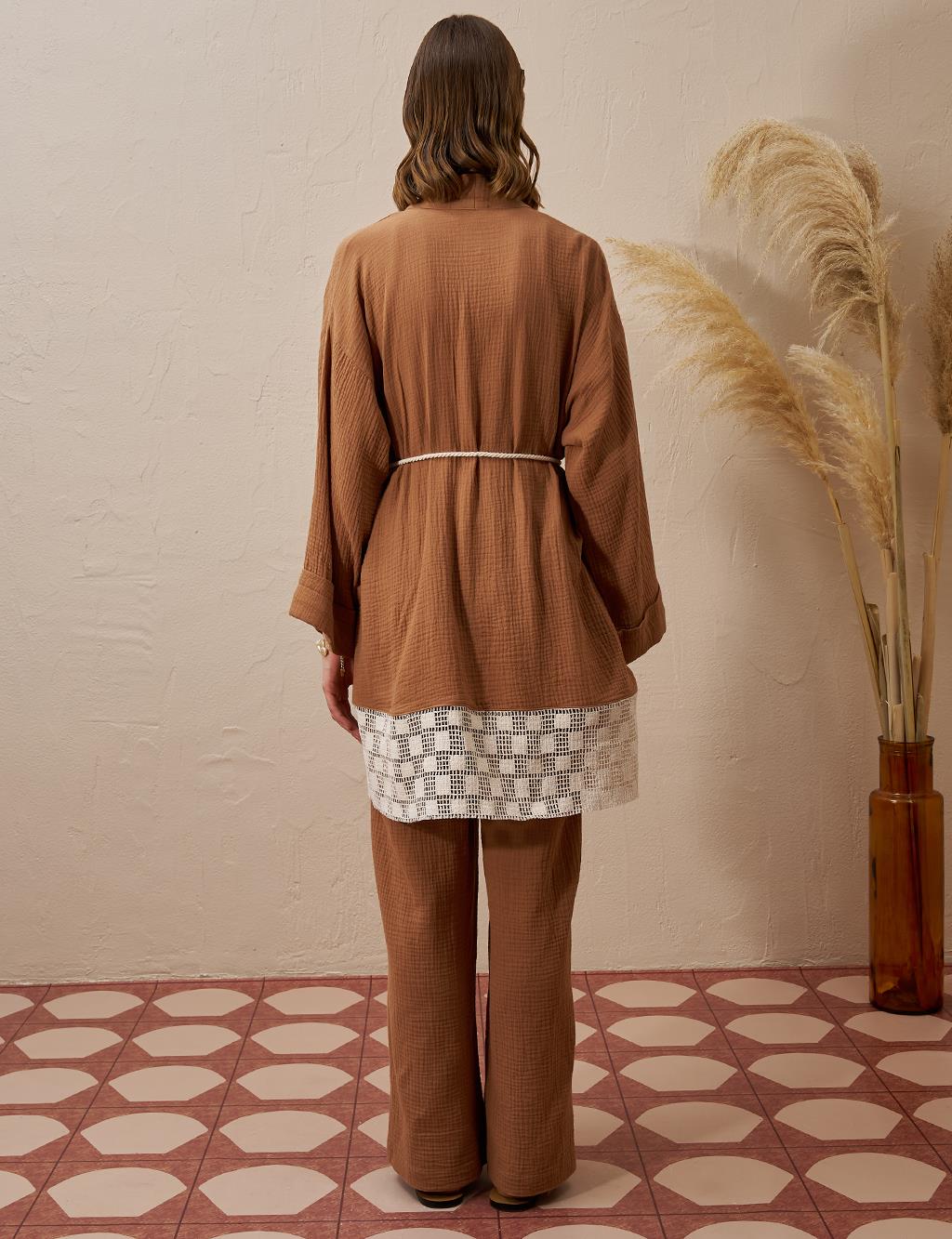 Bağcık Detaylı Müslin Kimono Tütün