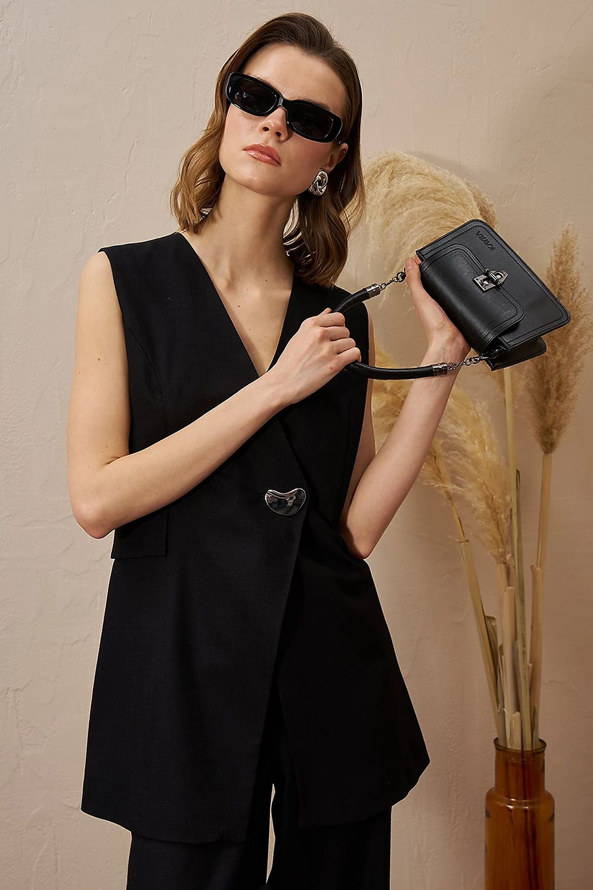 Metal Accessory Shoulder Bag Black