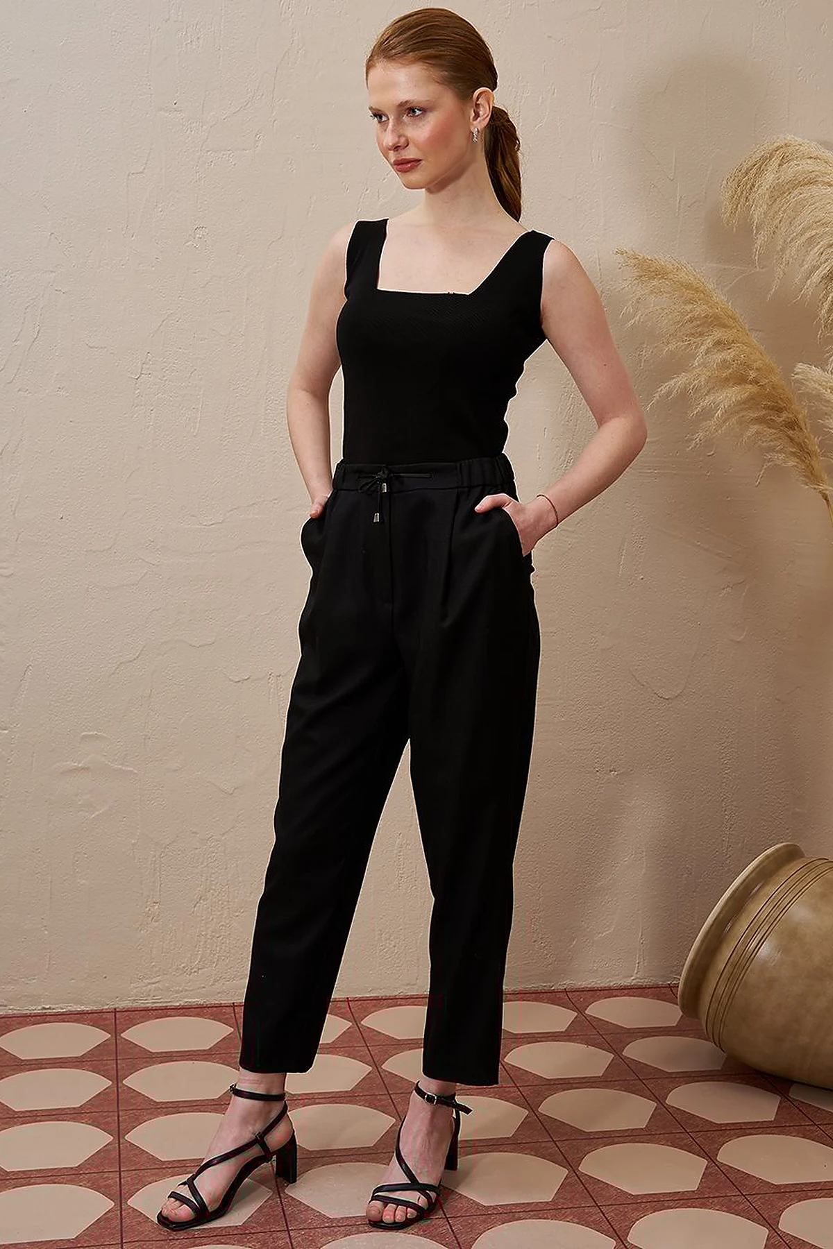 Drawstring Carrot Cut Pants Black