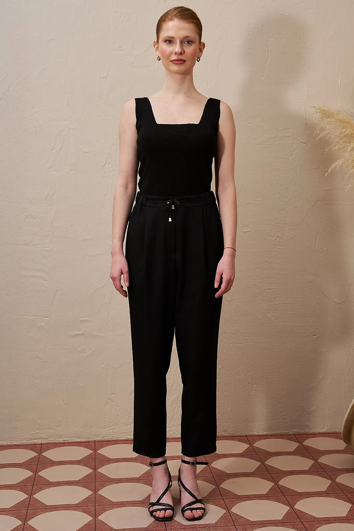 Drawstring Carrot Cut Pants Black
