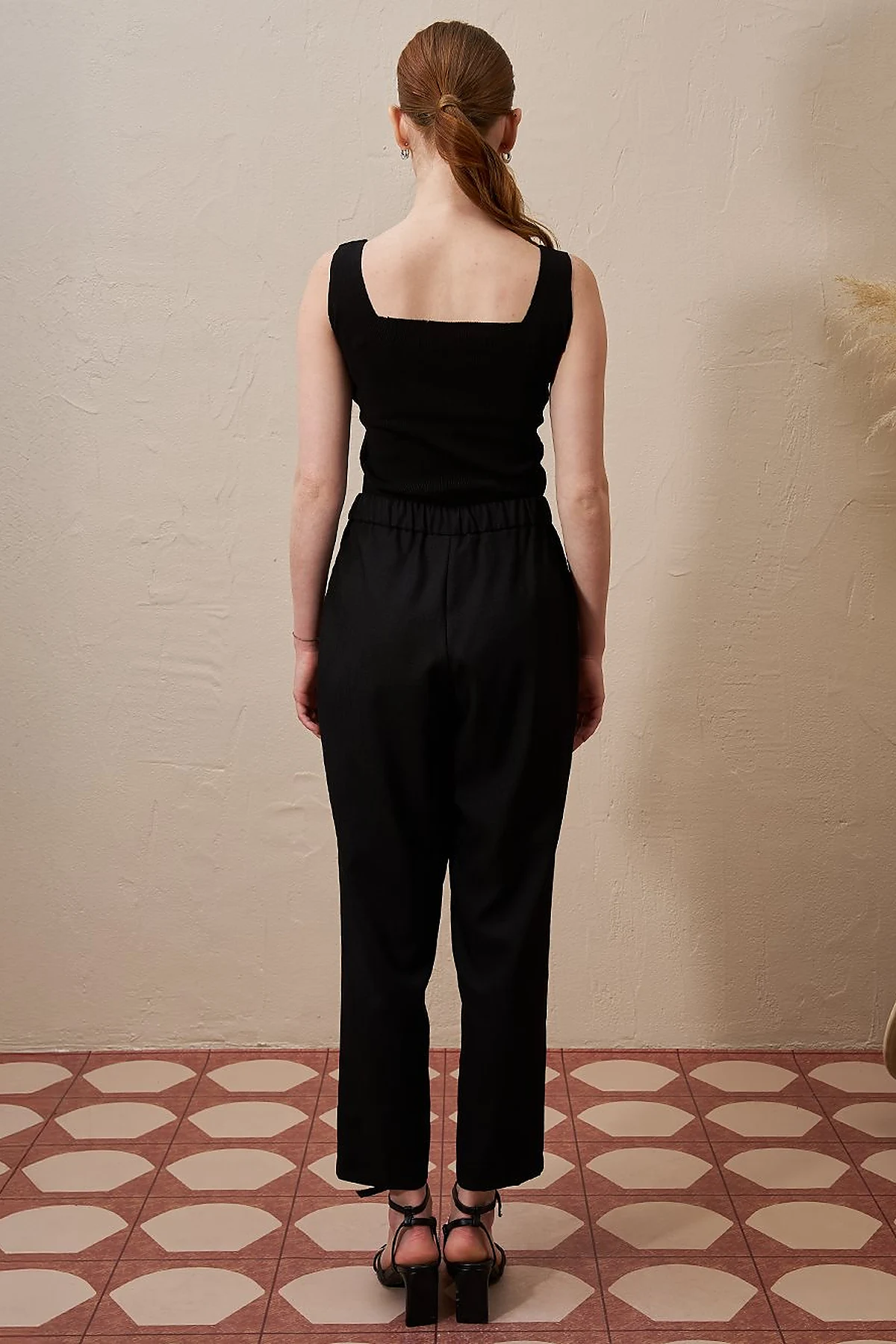 Drawstring Carrot Cut Pants Black