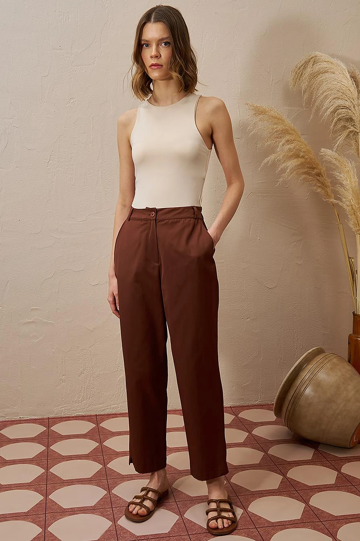 Slit-Hem Carrot Cut Pants Coffee