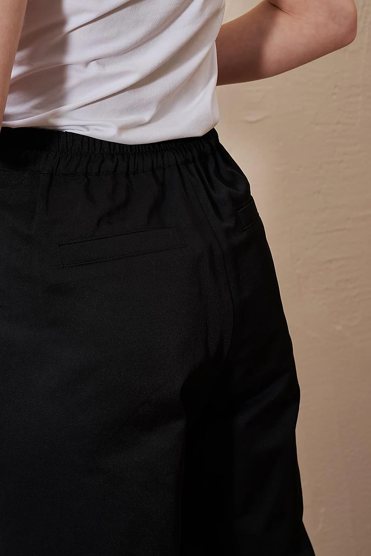 Slit-Hem Carrot Cut Pants Black