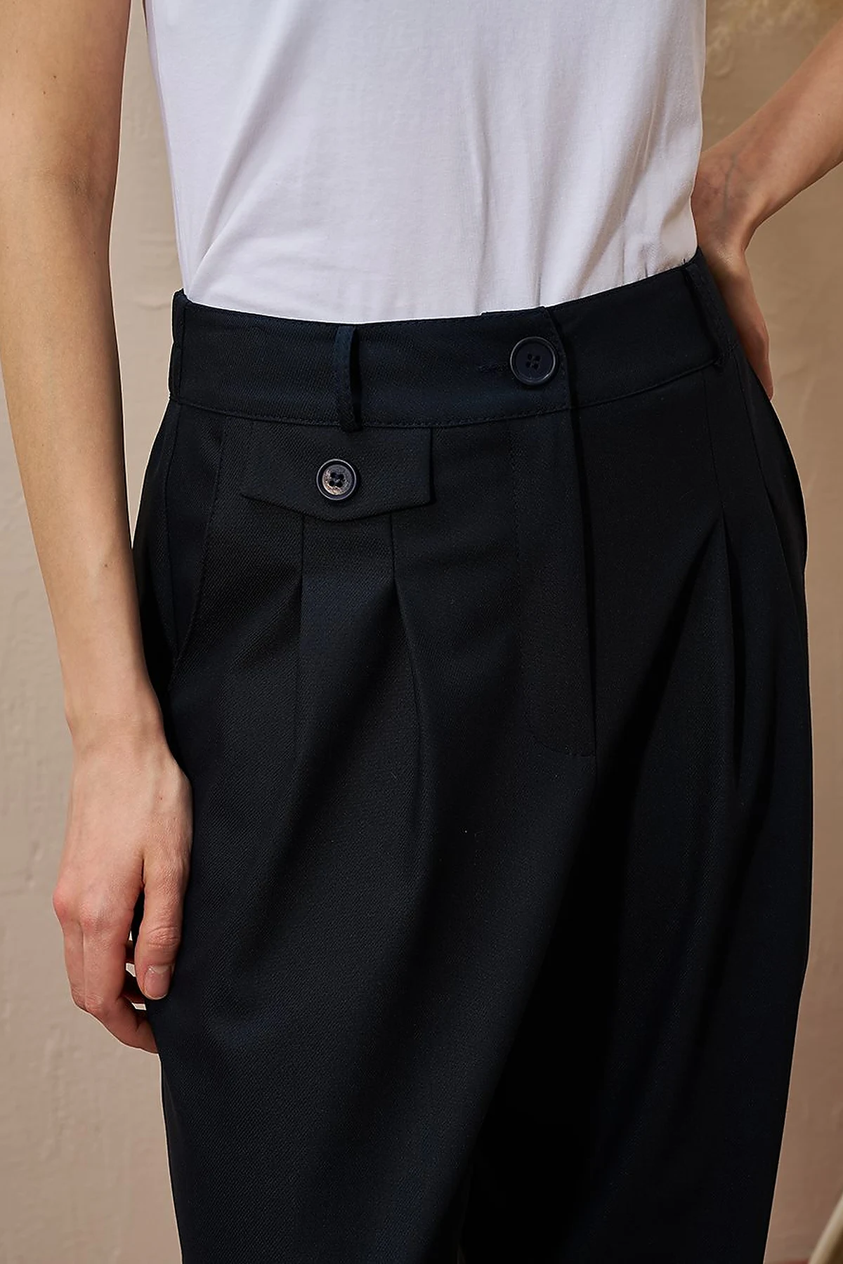 Buttoned-Hem Tapered Pants Dark Navy
