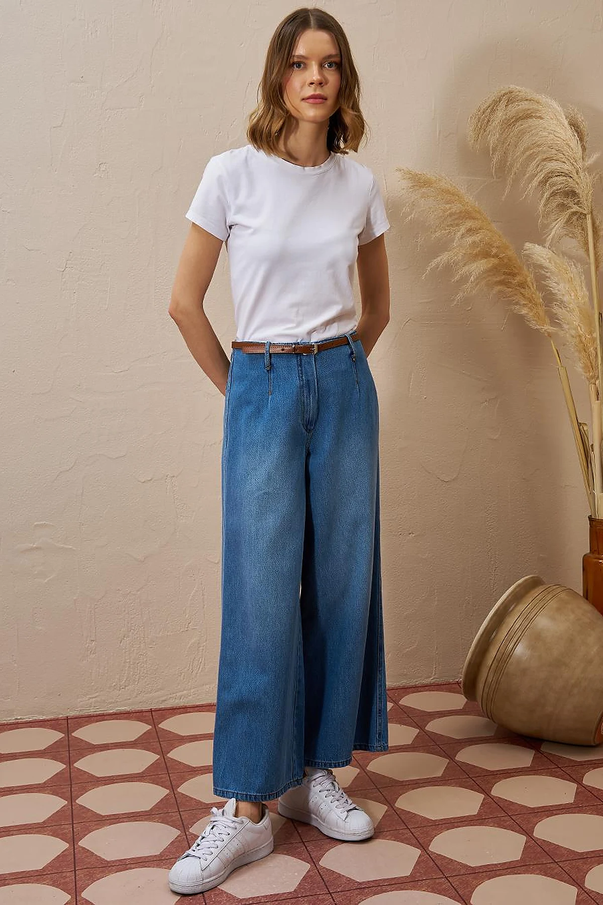 Metal Accessory Detailed Denim Pants Indigo
