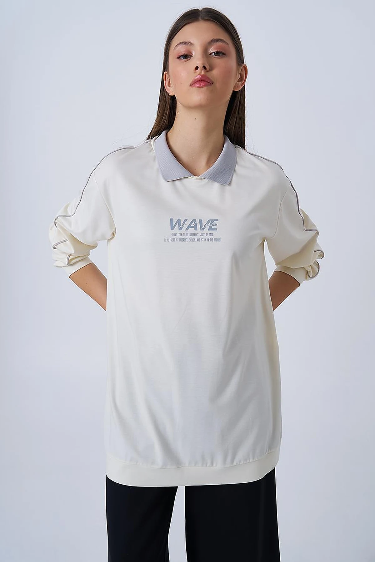 Polo Collar Printed Sweatshirt in Ecru
