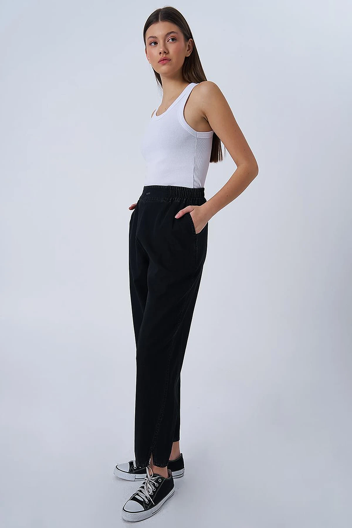 High-Waisted Elasticated Tapered Lyocell Pants Black