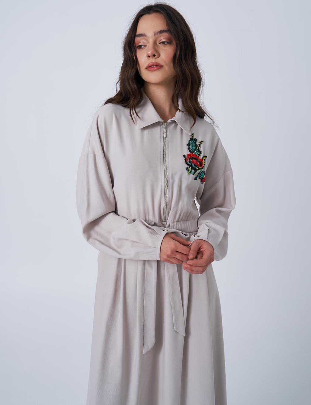 İşlemeli Rayon Elbise Taş