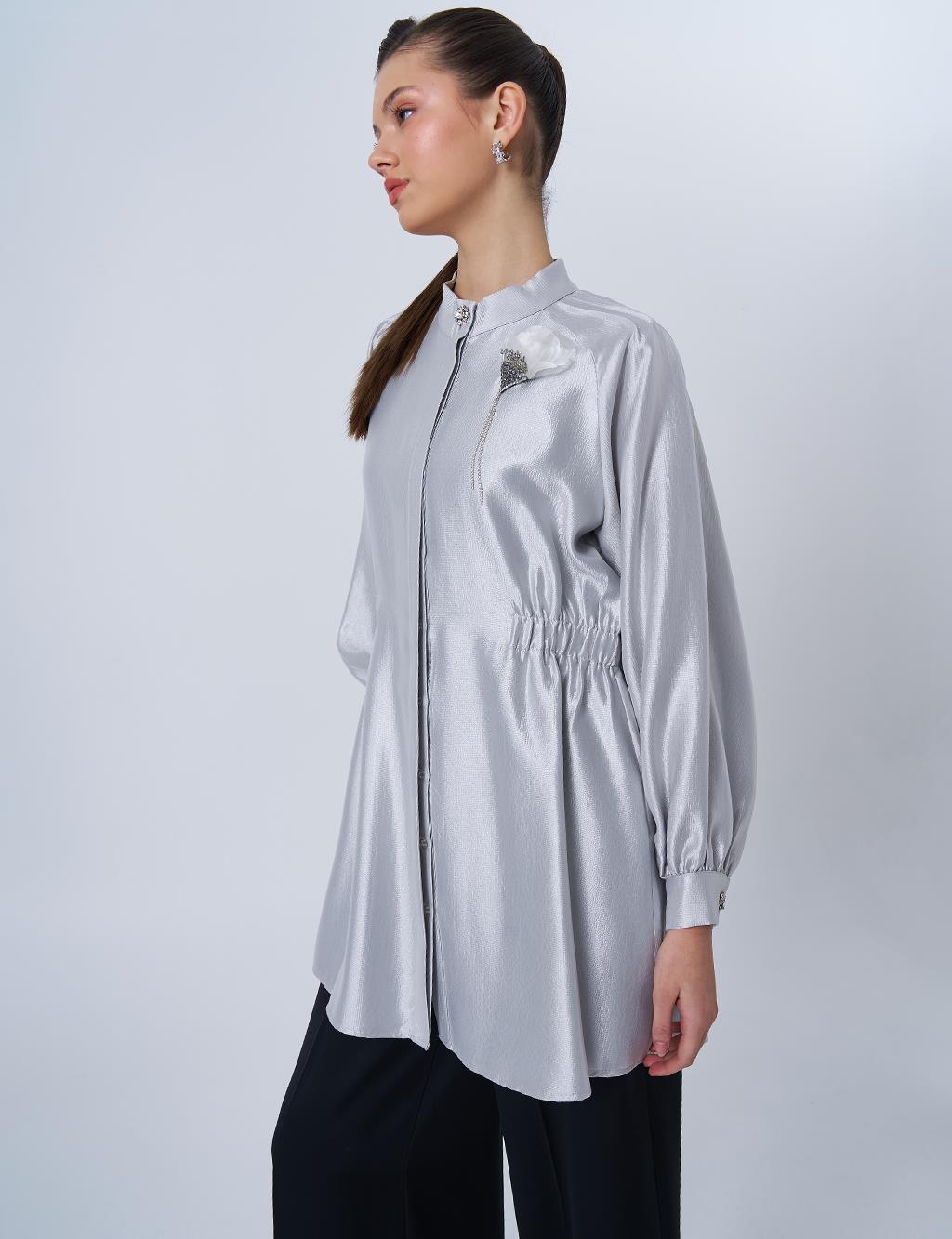Broş Detaylı Saten Tunik Gri