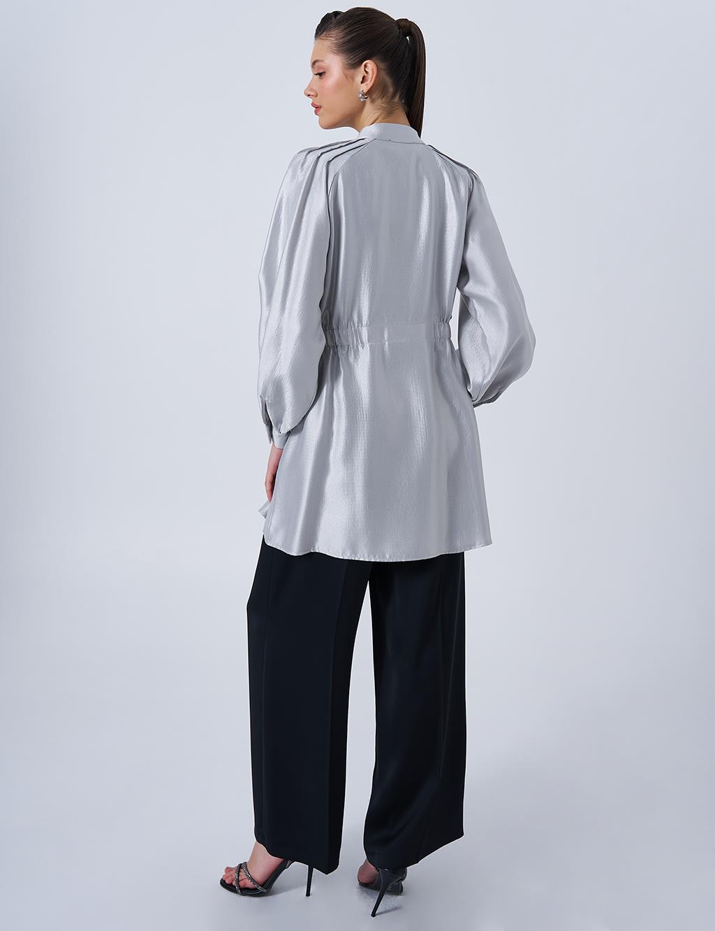 Broş Detaylı Saten Tunik Gri
