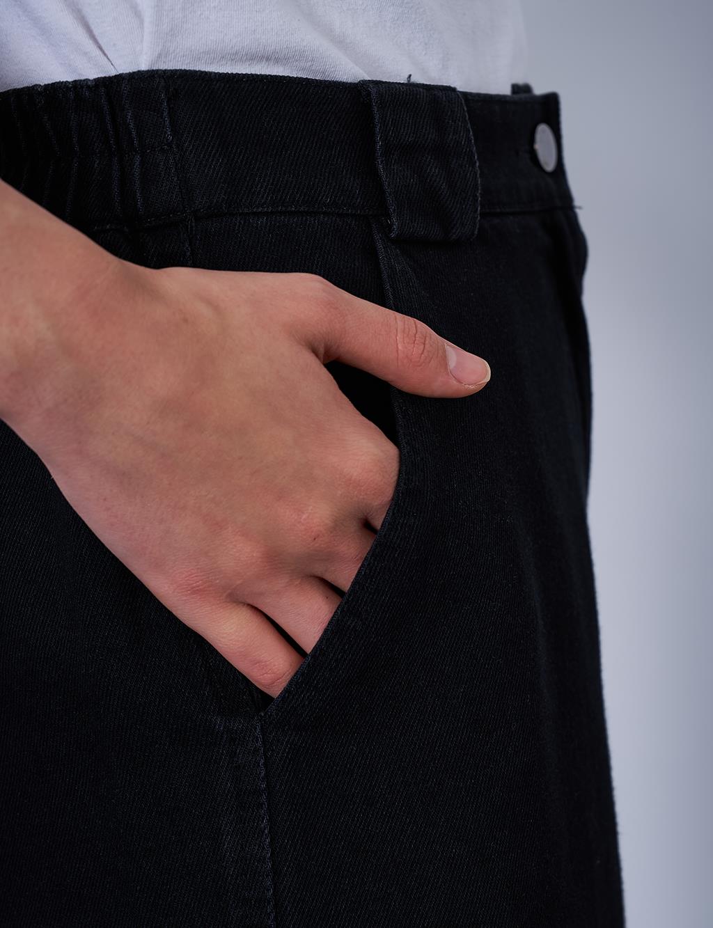 Carrot Cut Denim Pants in Gray
