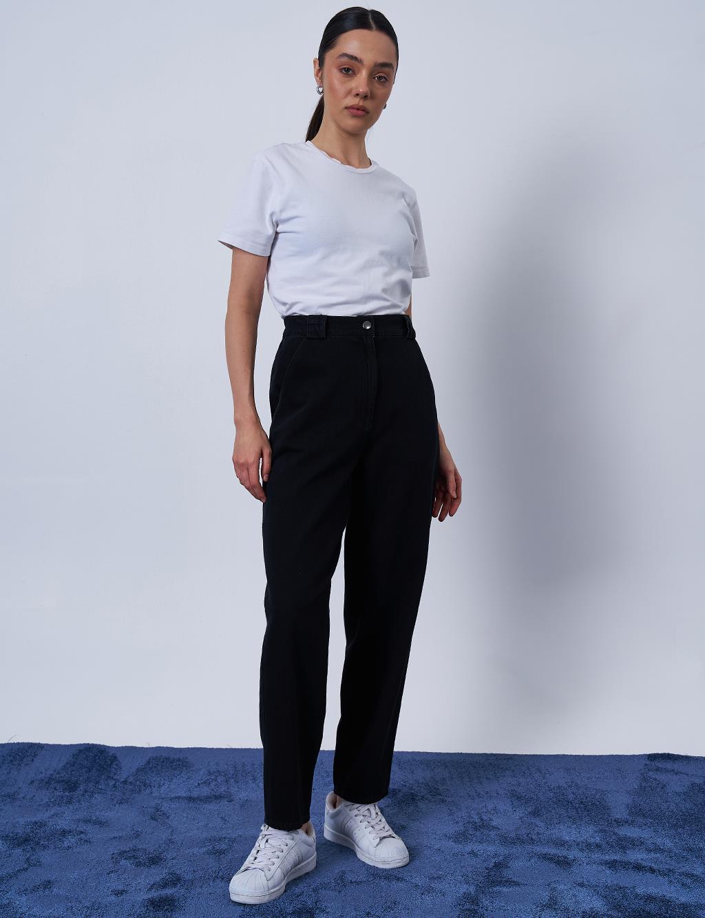Carrot Cut Denim Pants in Gray