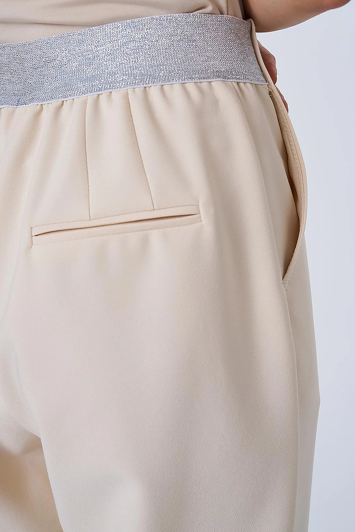  Pleated High-Waist Pants Cream
