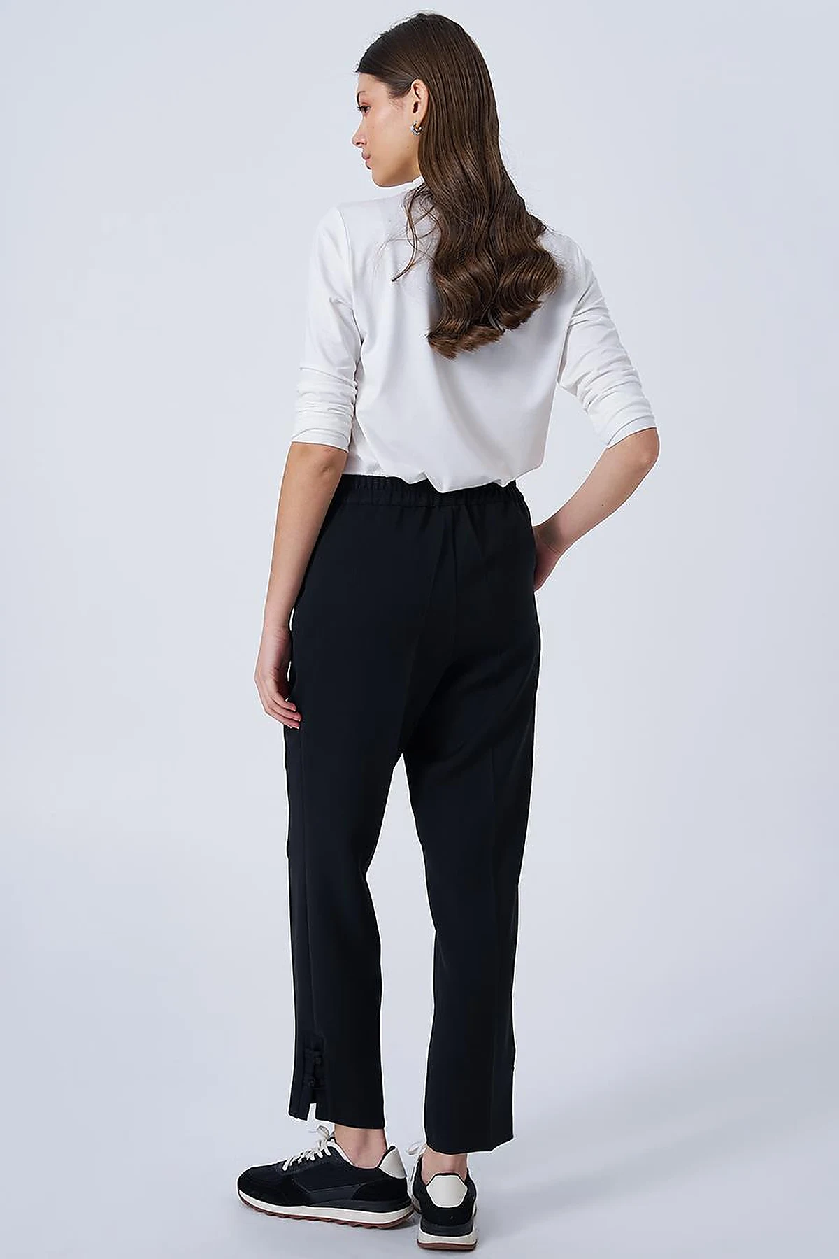 Creased Pipe Leg Trousers Black