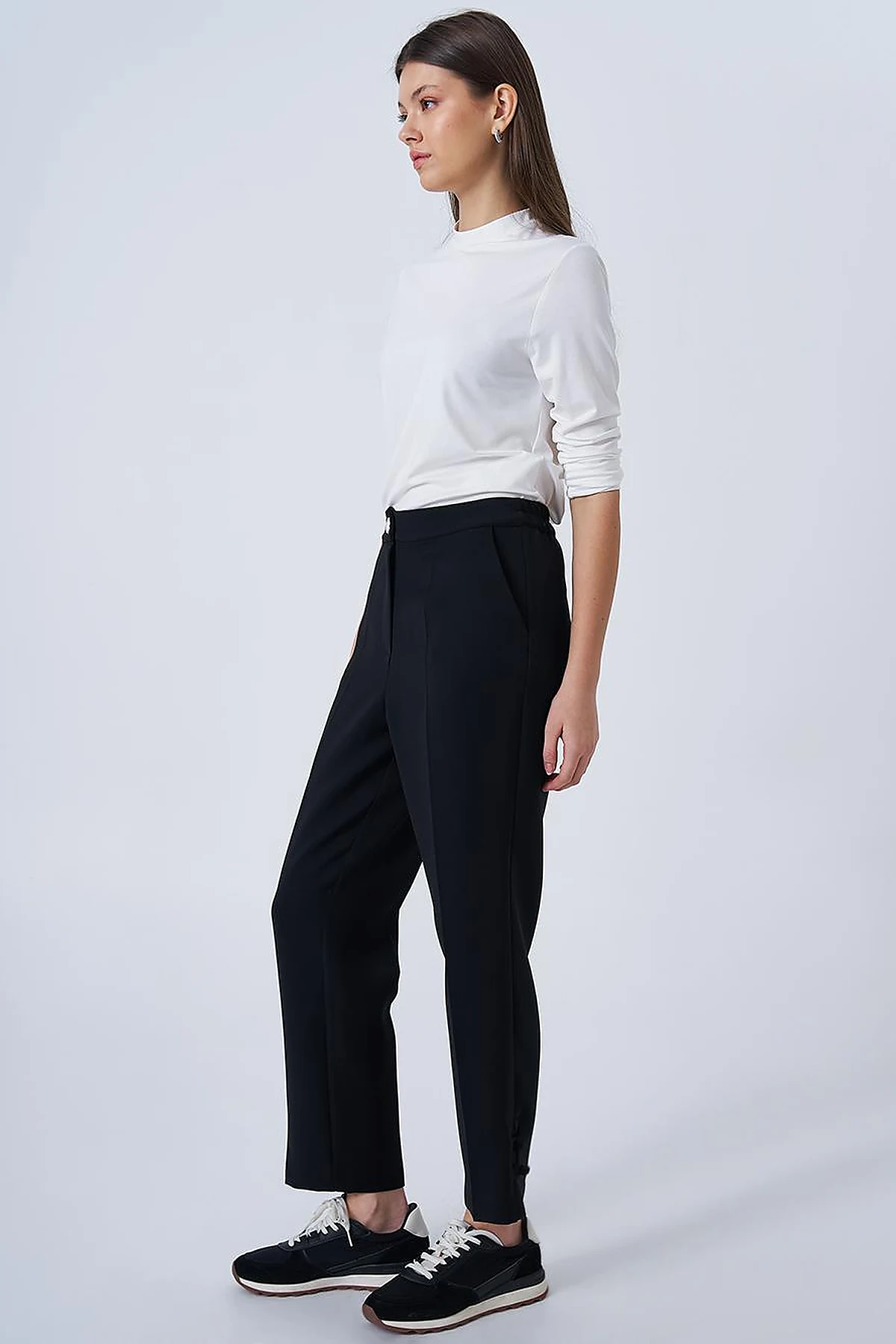 Creased Pipe Leg Trousers Black