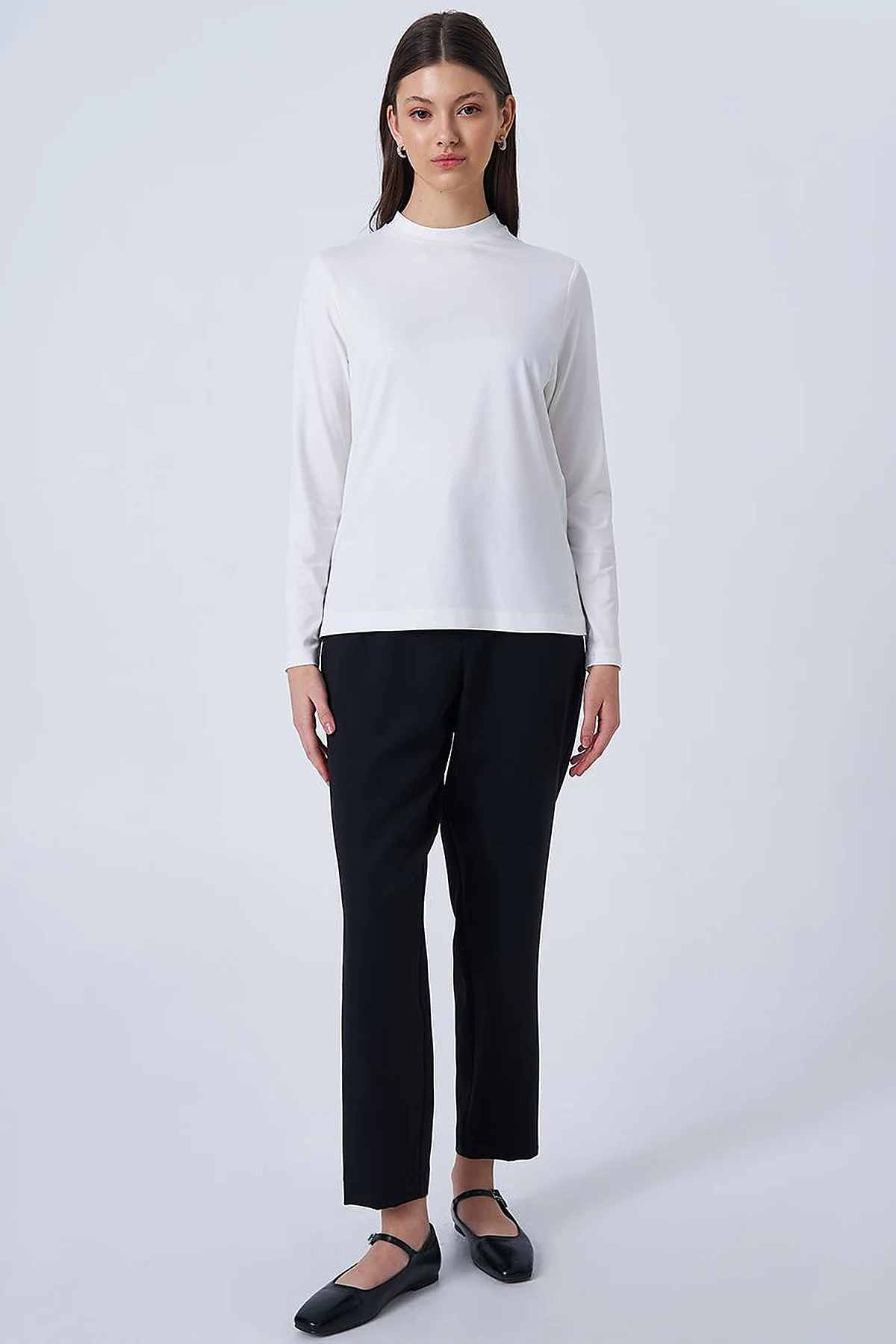 Crew Neck Knit Blouse Ecru
