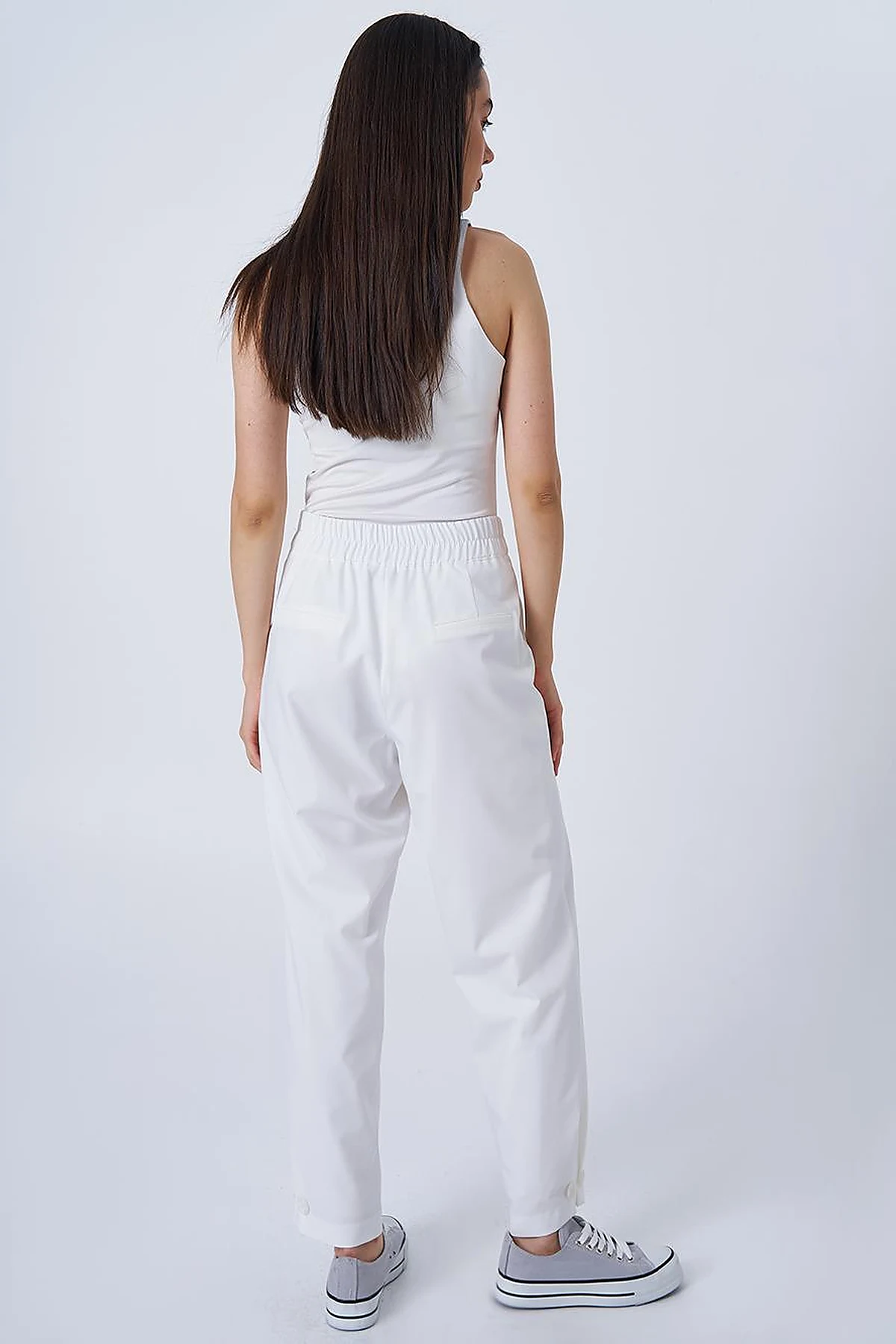 Buttoned-Hem Tapered Pants Ecru