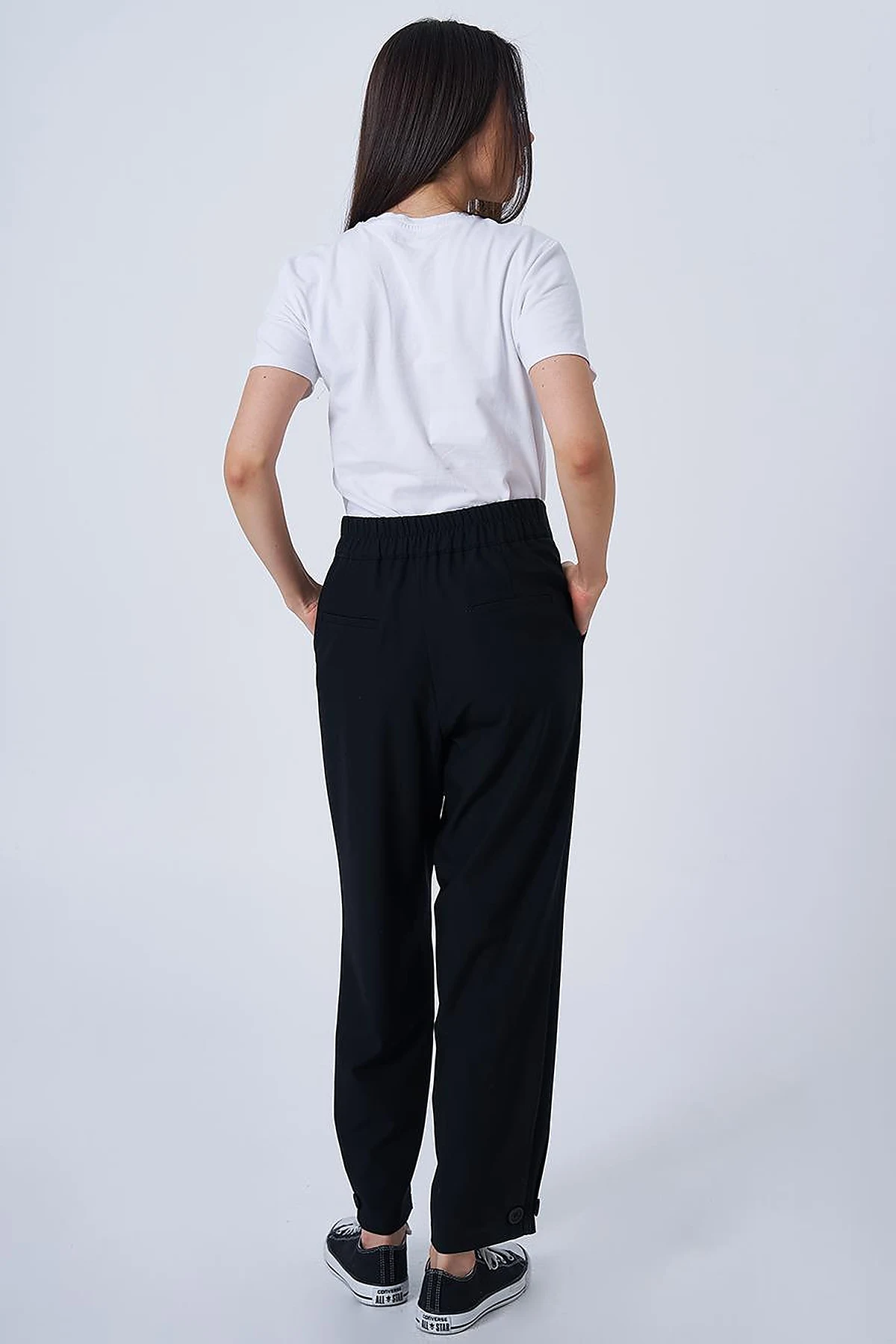 Buttoned-Hem Tapered Pants Black
