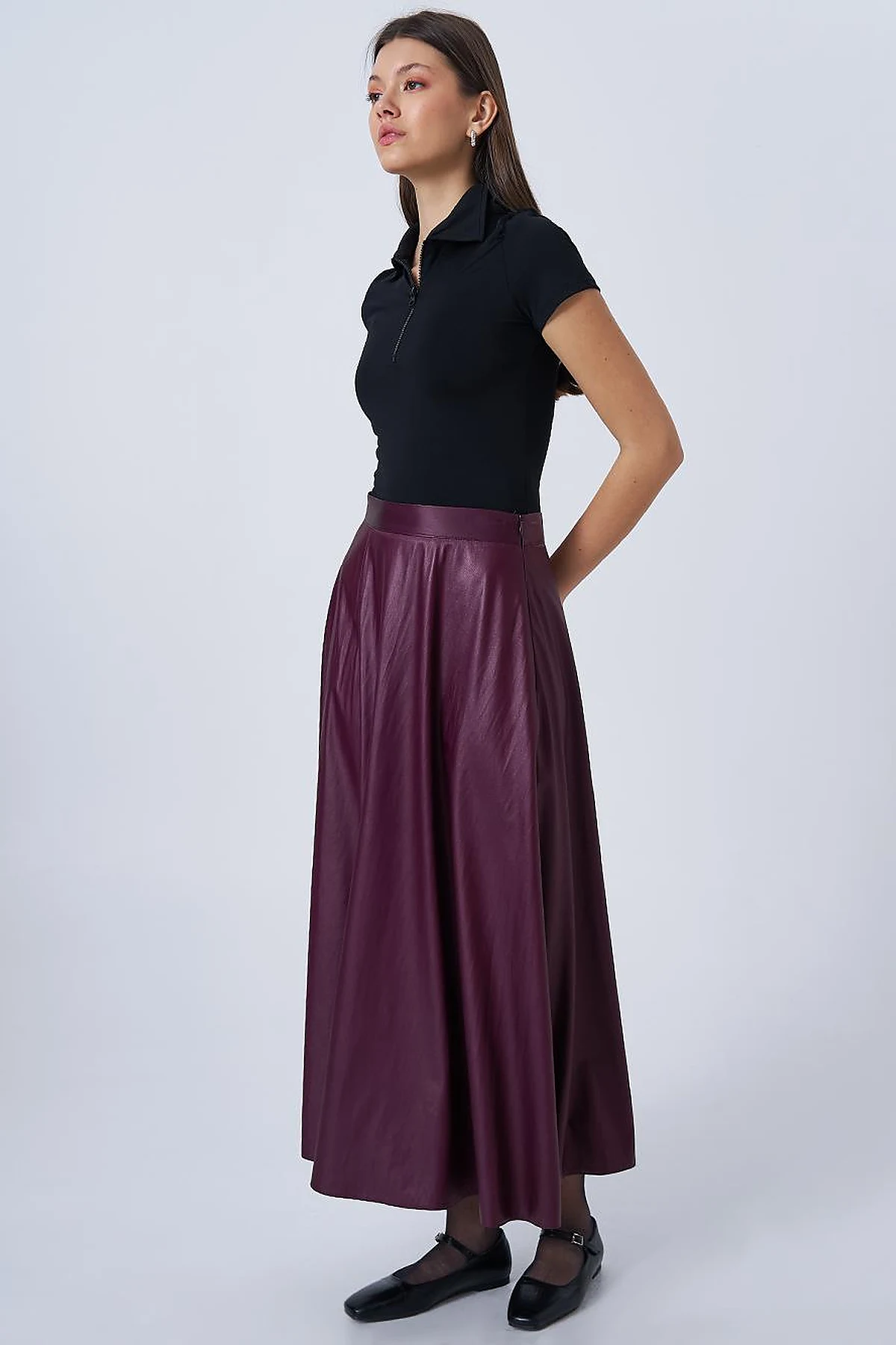 Shiny Flared Skirt Plum