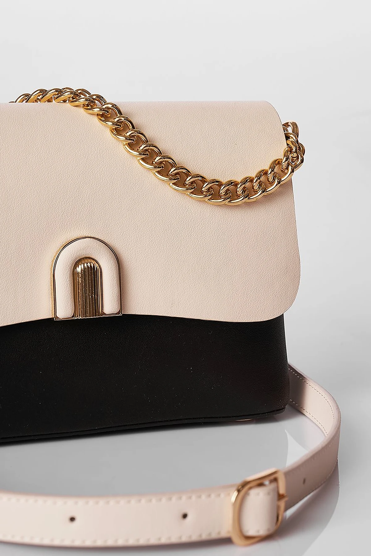 Flap Baguette Bag Cream-Black