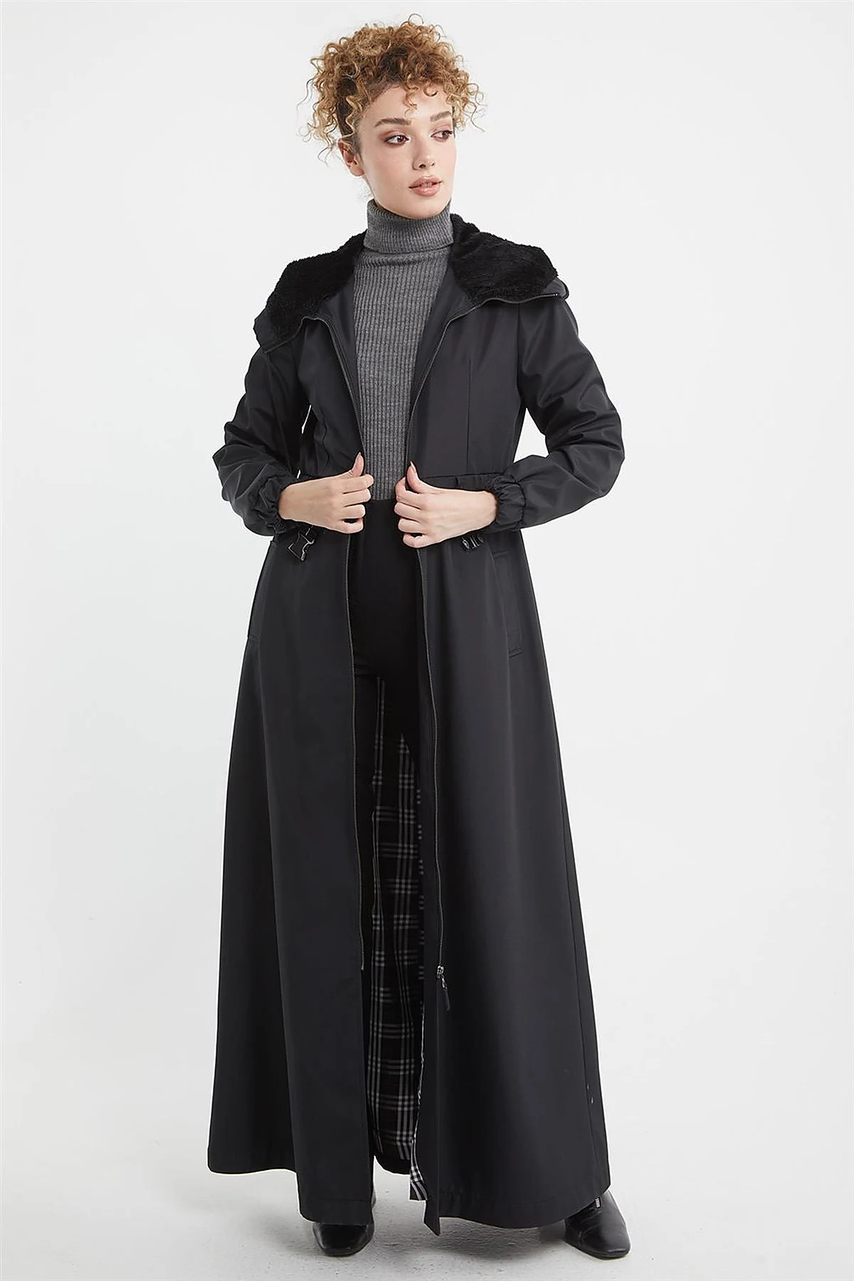 Plush Detailed Overcoat in Black