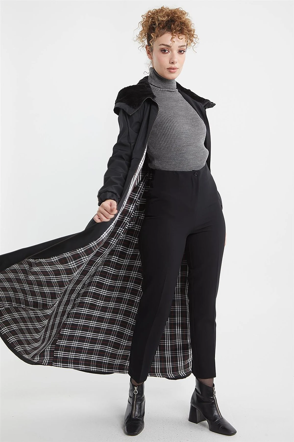 Plush Detailed Overcoat in Black