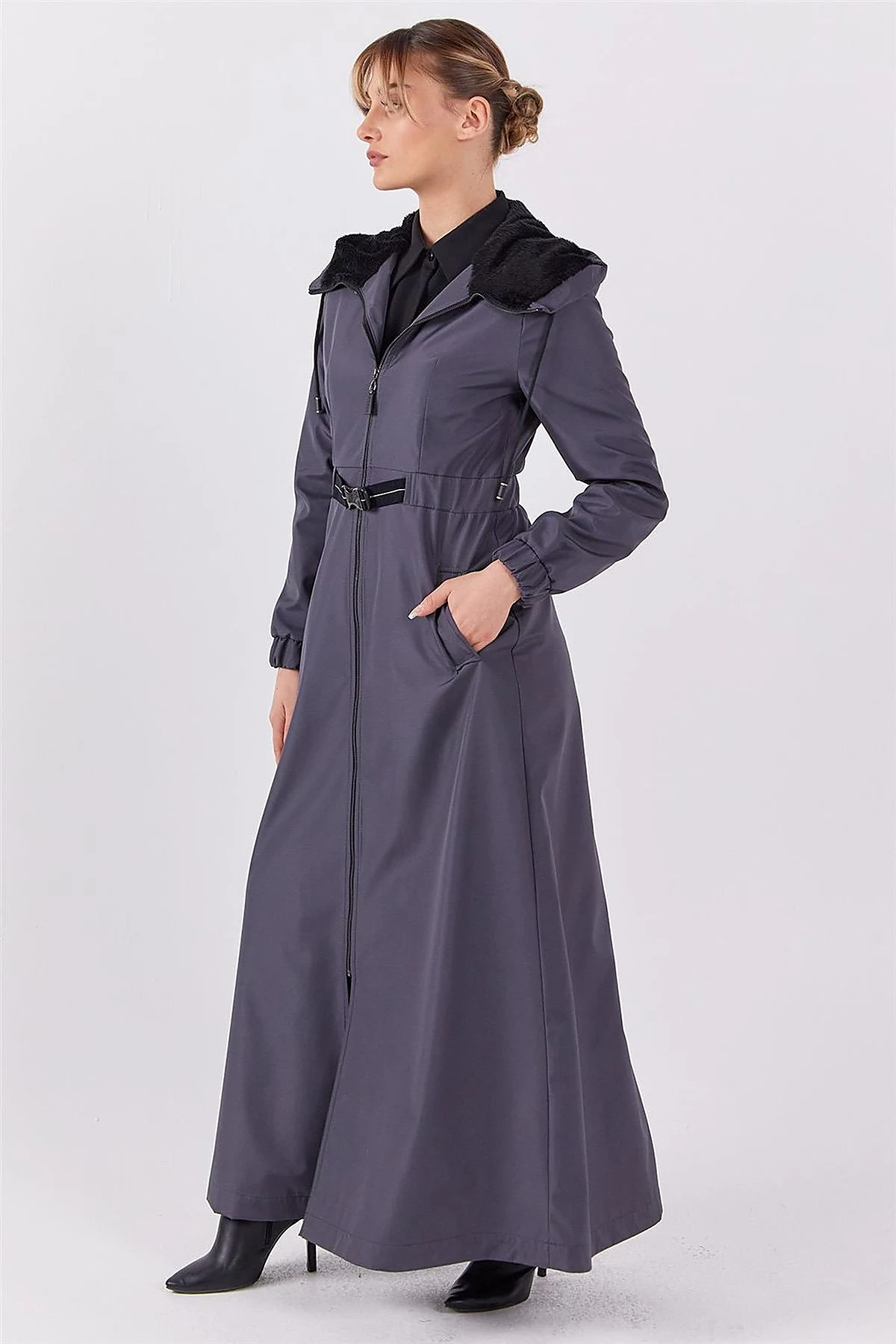 Plush Detailed Overcoat in Anthracite