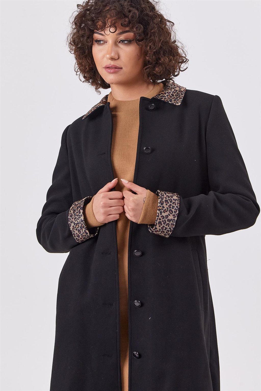 Leopar Garnili Kaban Siyah