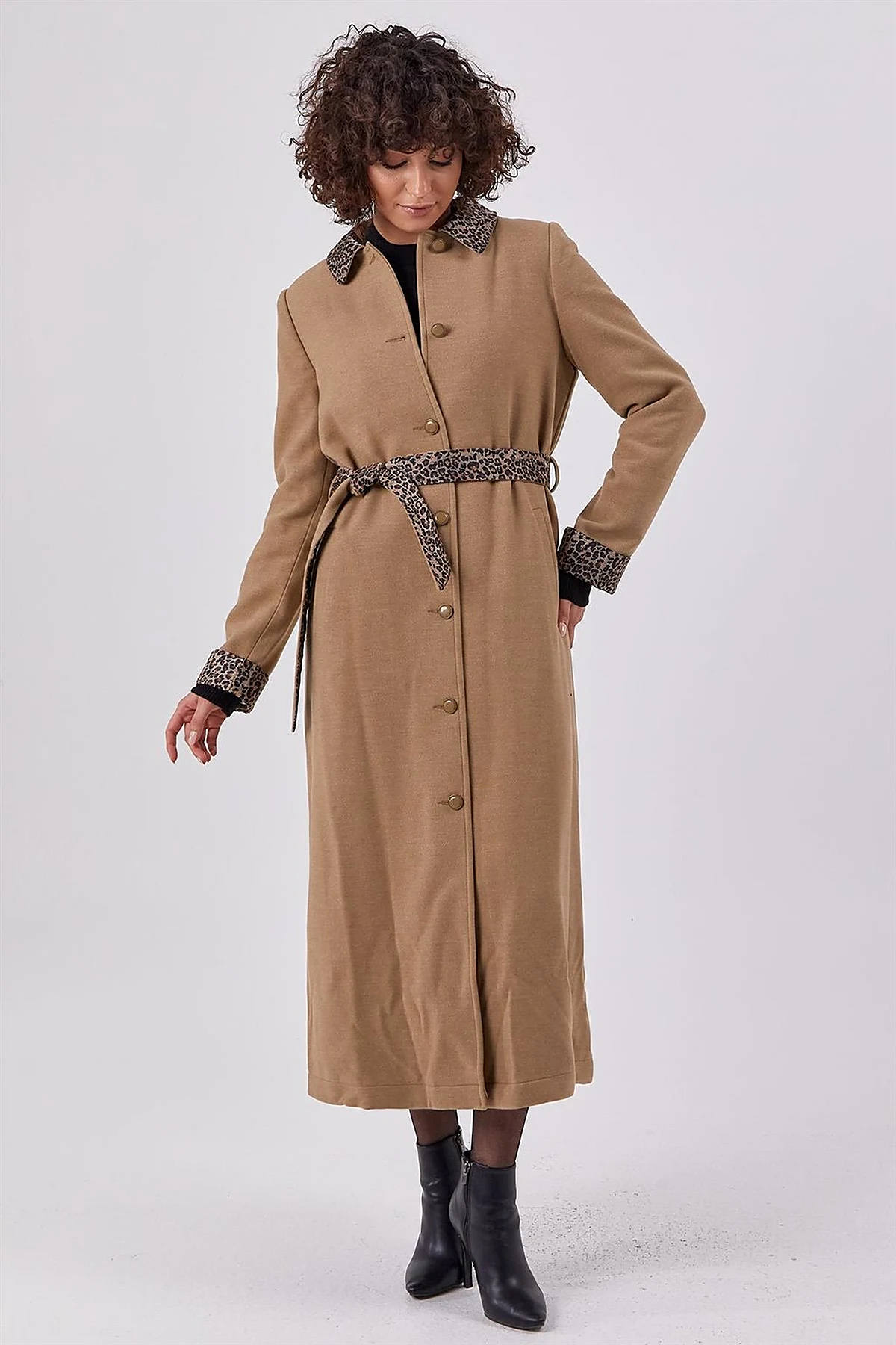 Leopard Detailed Coat Beige