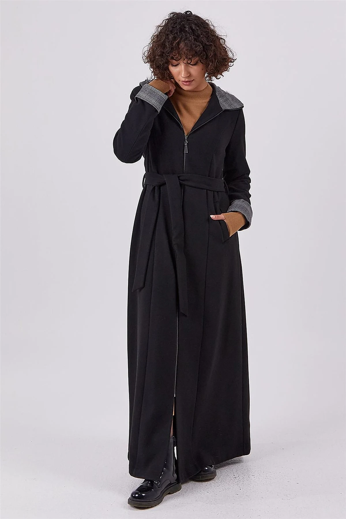 Checkered Trim Coat Black