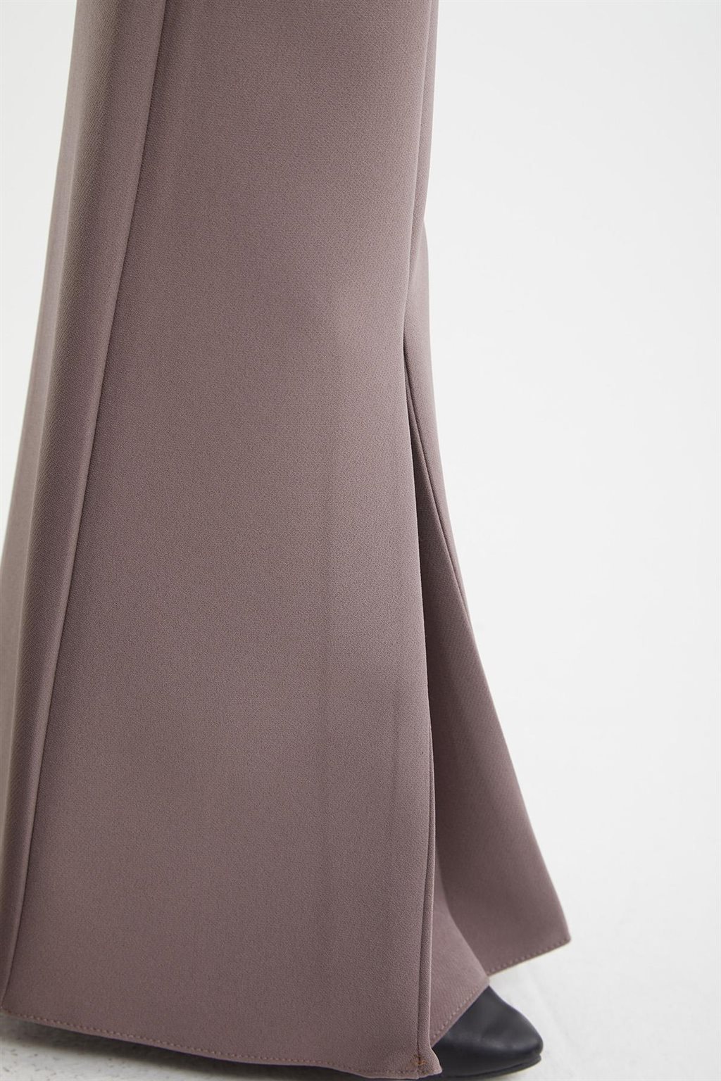 Closed Slit Flare Pants Taupe