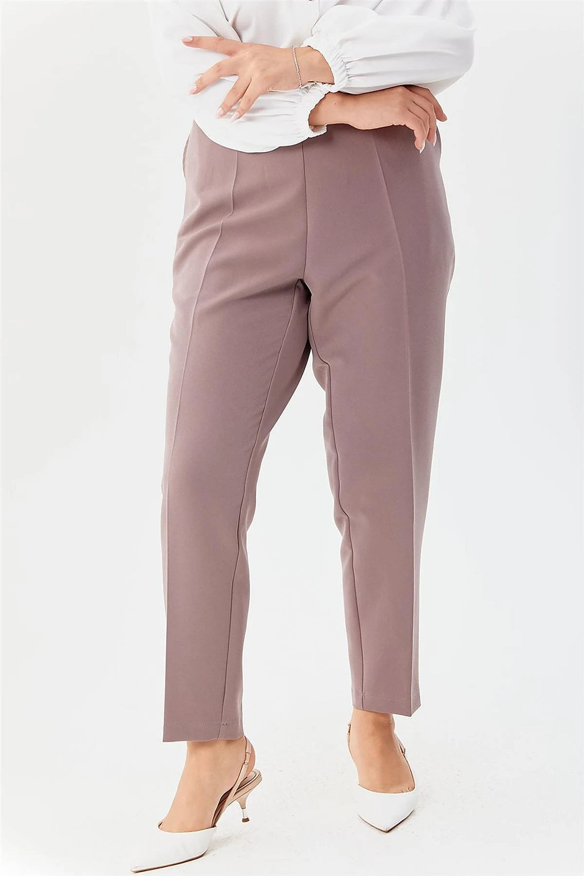 Pocket Detailed Carrot Cut Pants Taupe