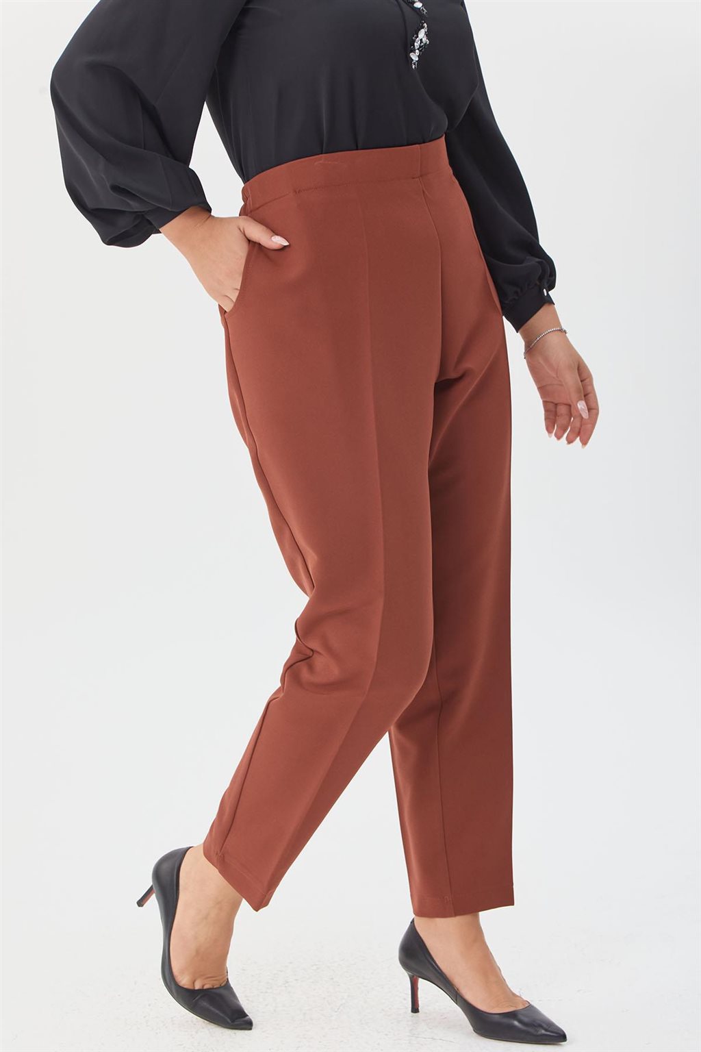Pocket Detailed Carrot Cut Pants Terracotta