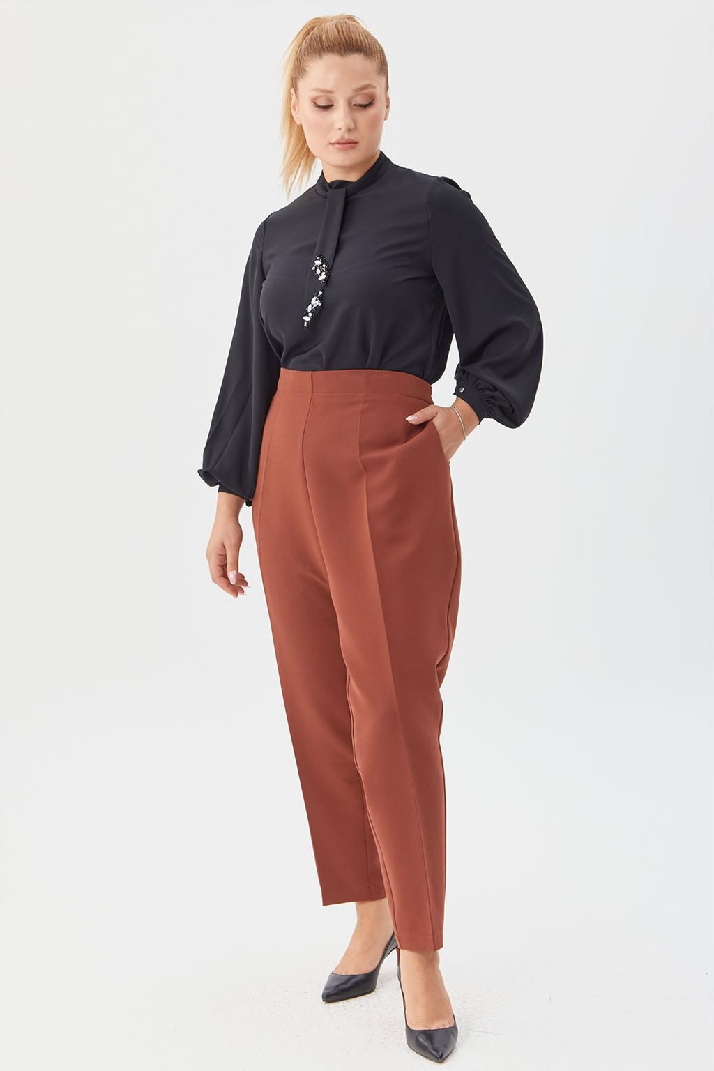 Pocket Detailed Carrot Cut Pants Terracotta