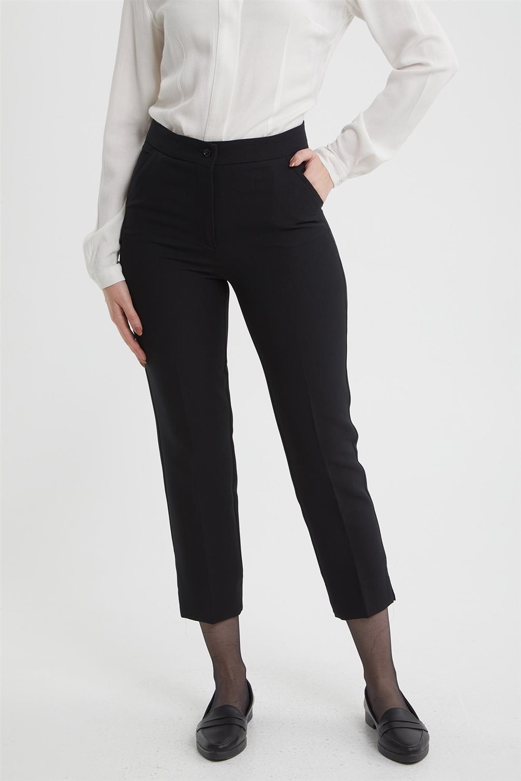 Paçası Yırtmaçlı Skinny Pantolon Siyah