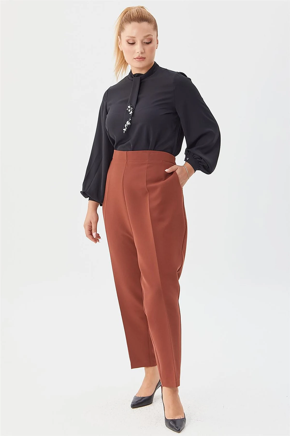 Pocket Detailed Carrot Cut Pants Terracotta