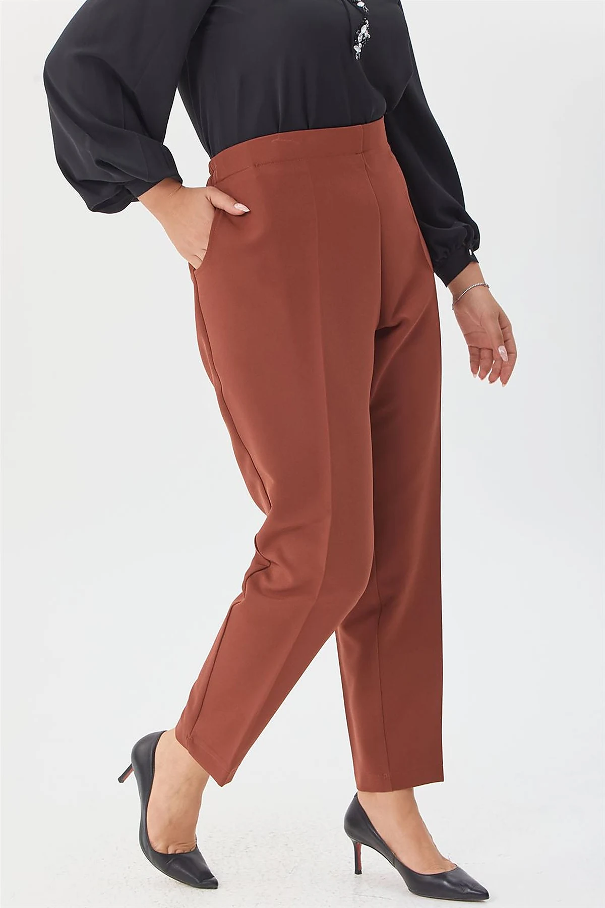 Pocket Detailed Carrot Cut Pants Terracotta