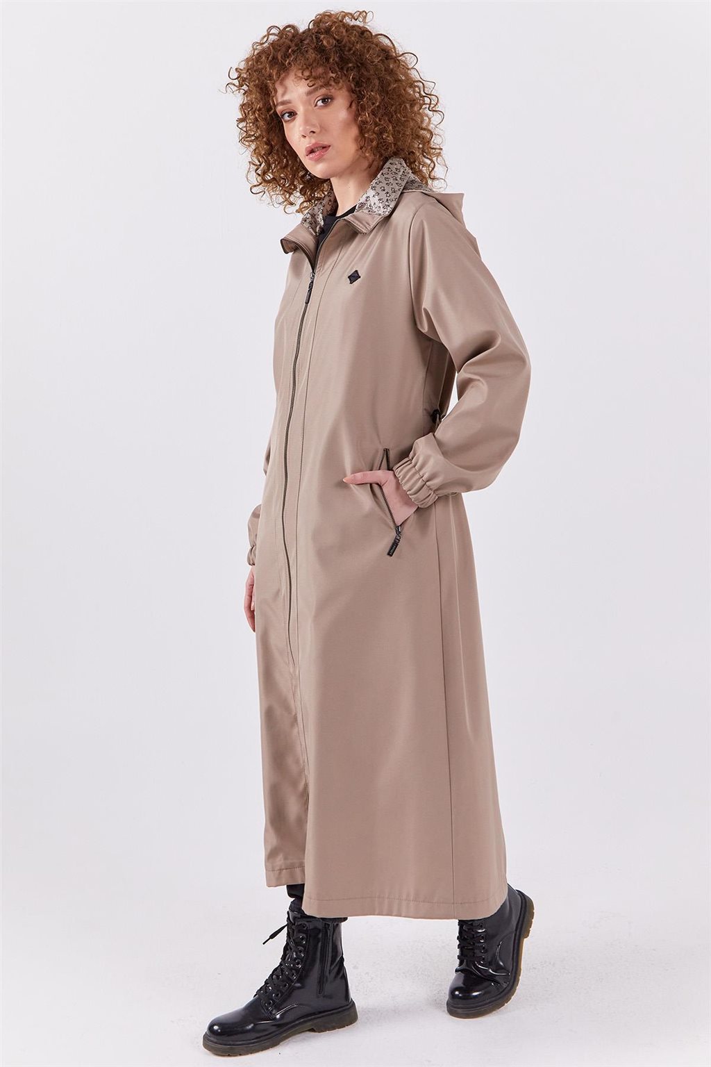 Kapüşonlu Parka Taş
