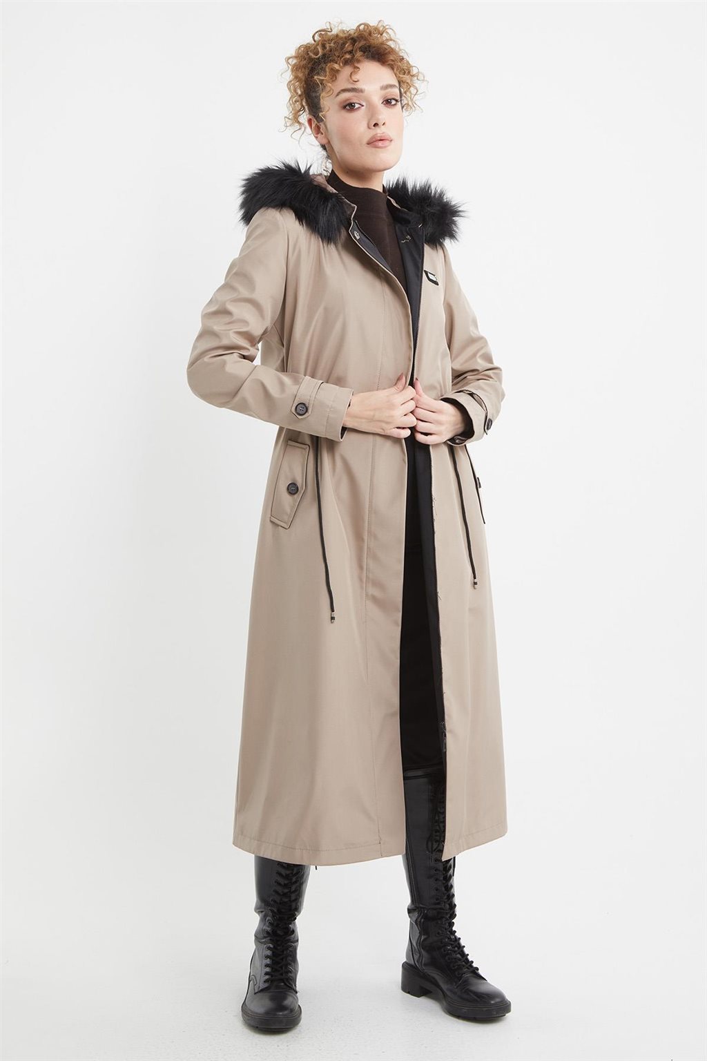 Beli Bağcıklı Parka Taş