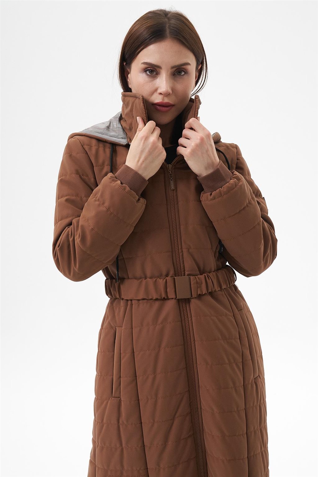 Dik Yaka Kapüşonlu Anorak Mont Camel 
