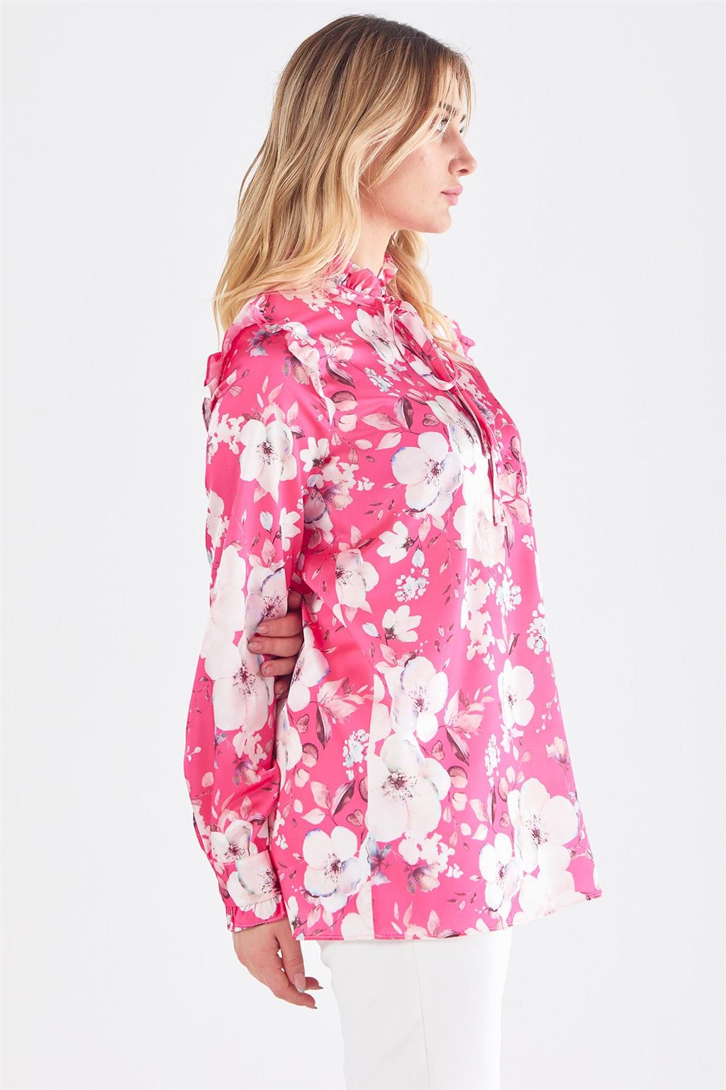 Yakası Fırfırlı Floral Desenli Bluz Fuşya
