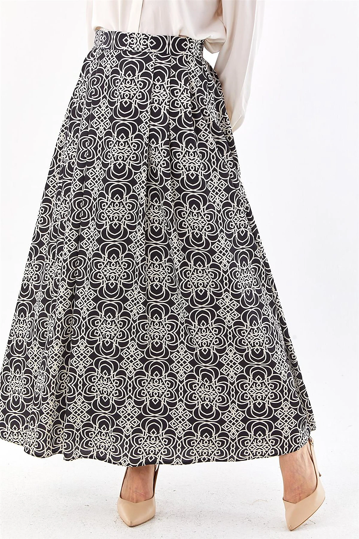 Patterned Pleated Skirt Black