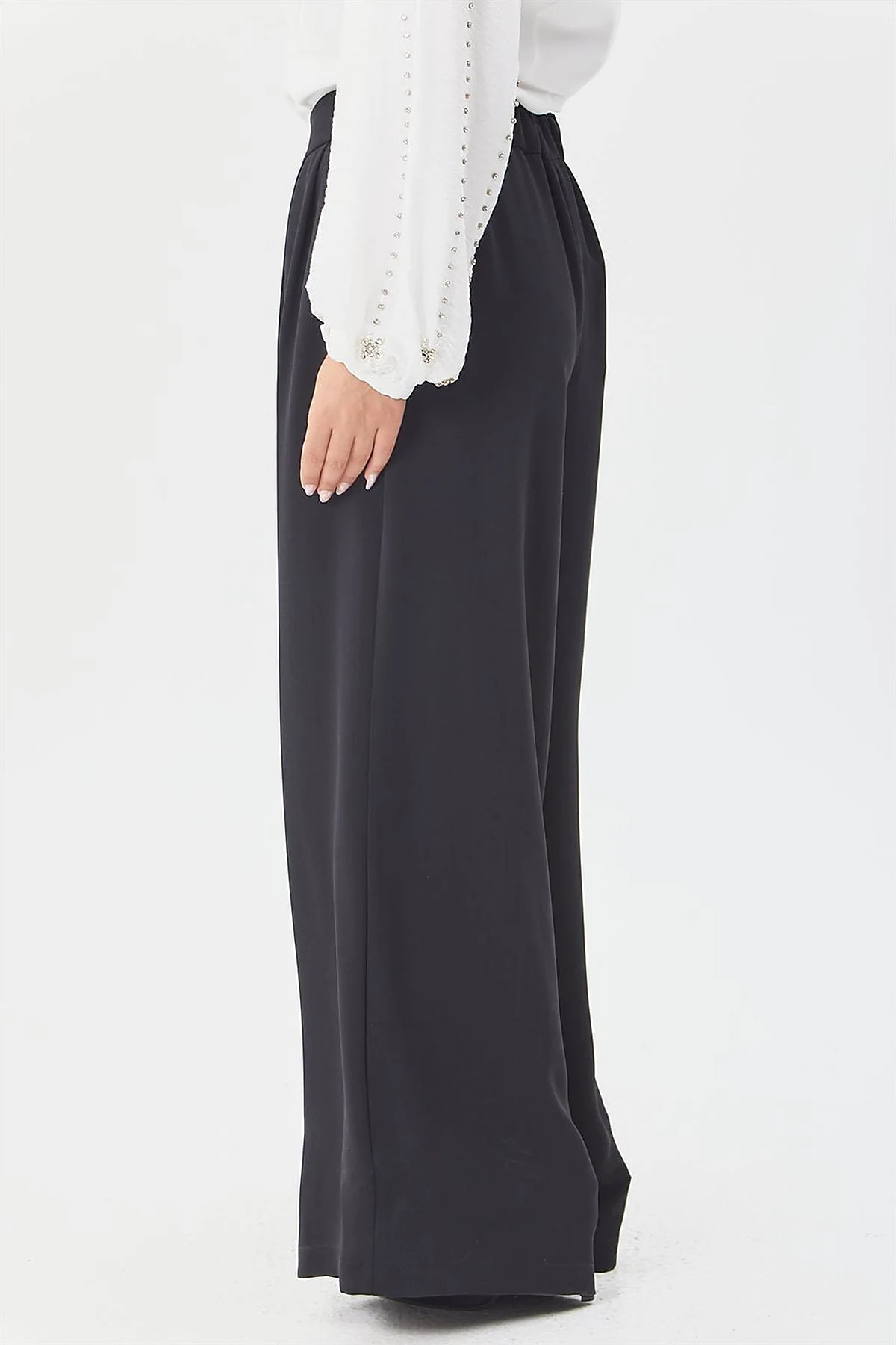 Pleated Wide-Leg Pants Black