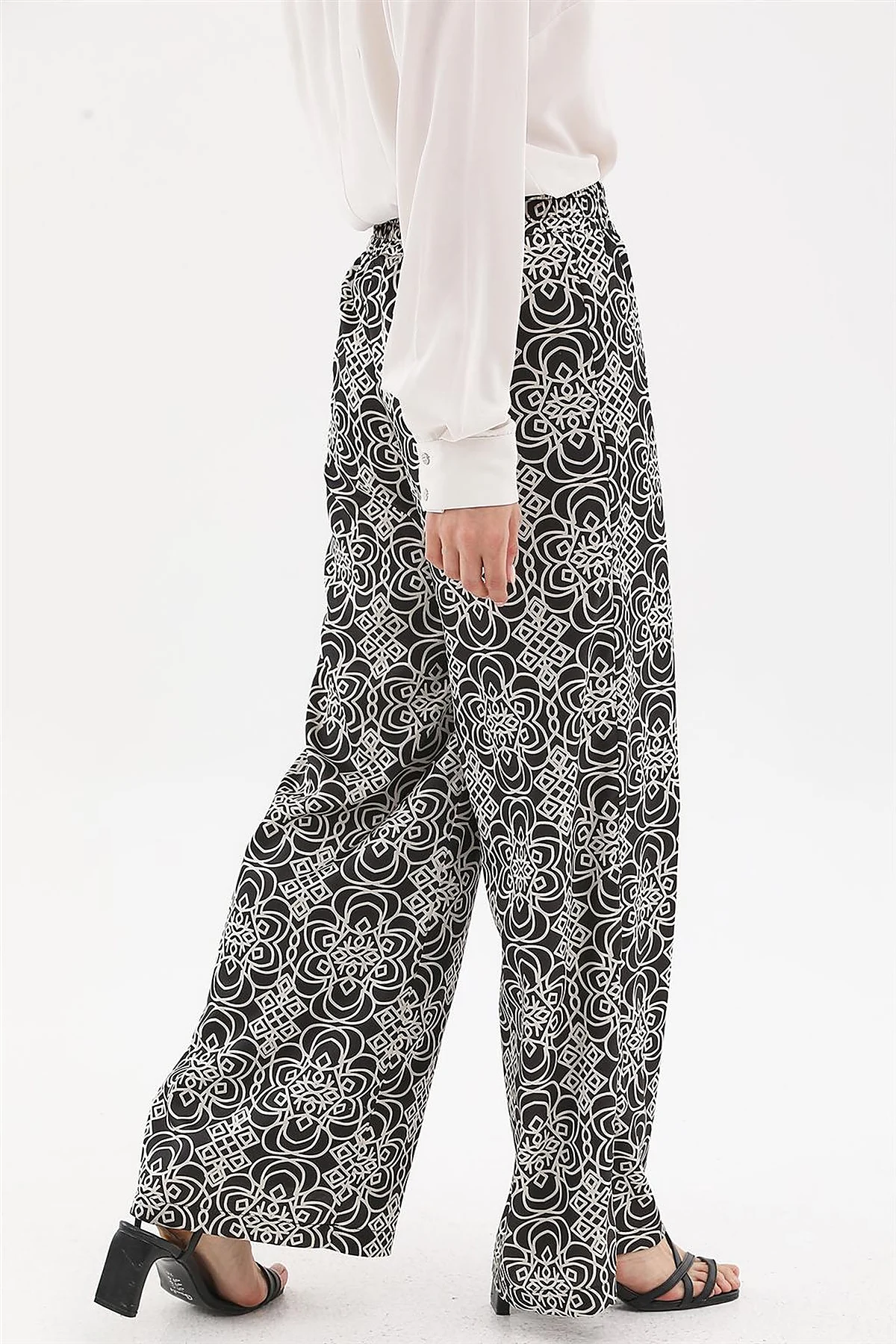 Elastic Waist Patterned Pants Black