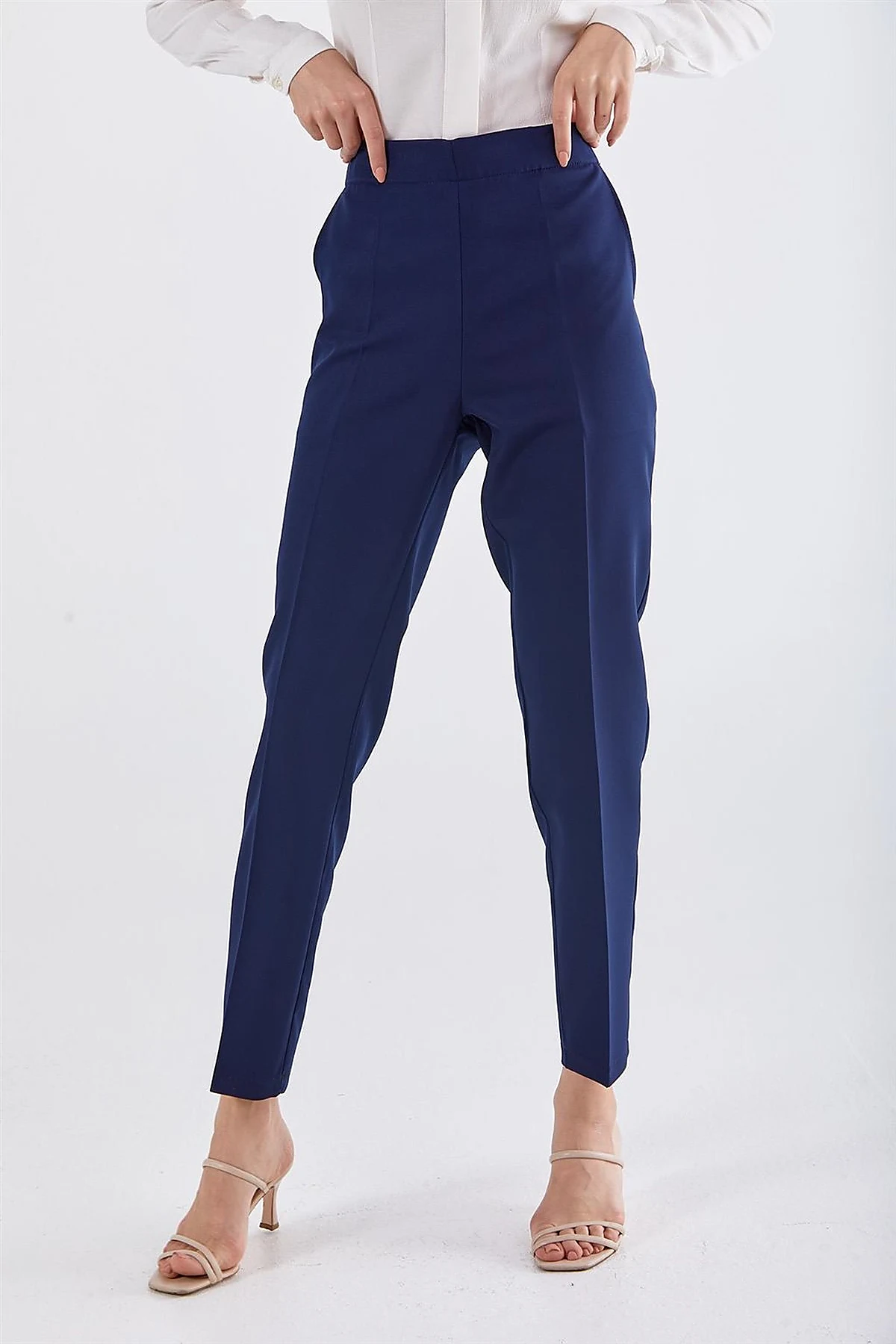Pocketed Cigarette Pants Navy