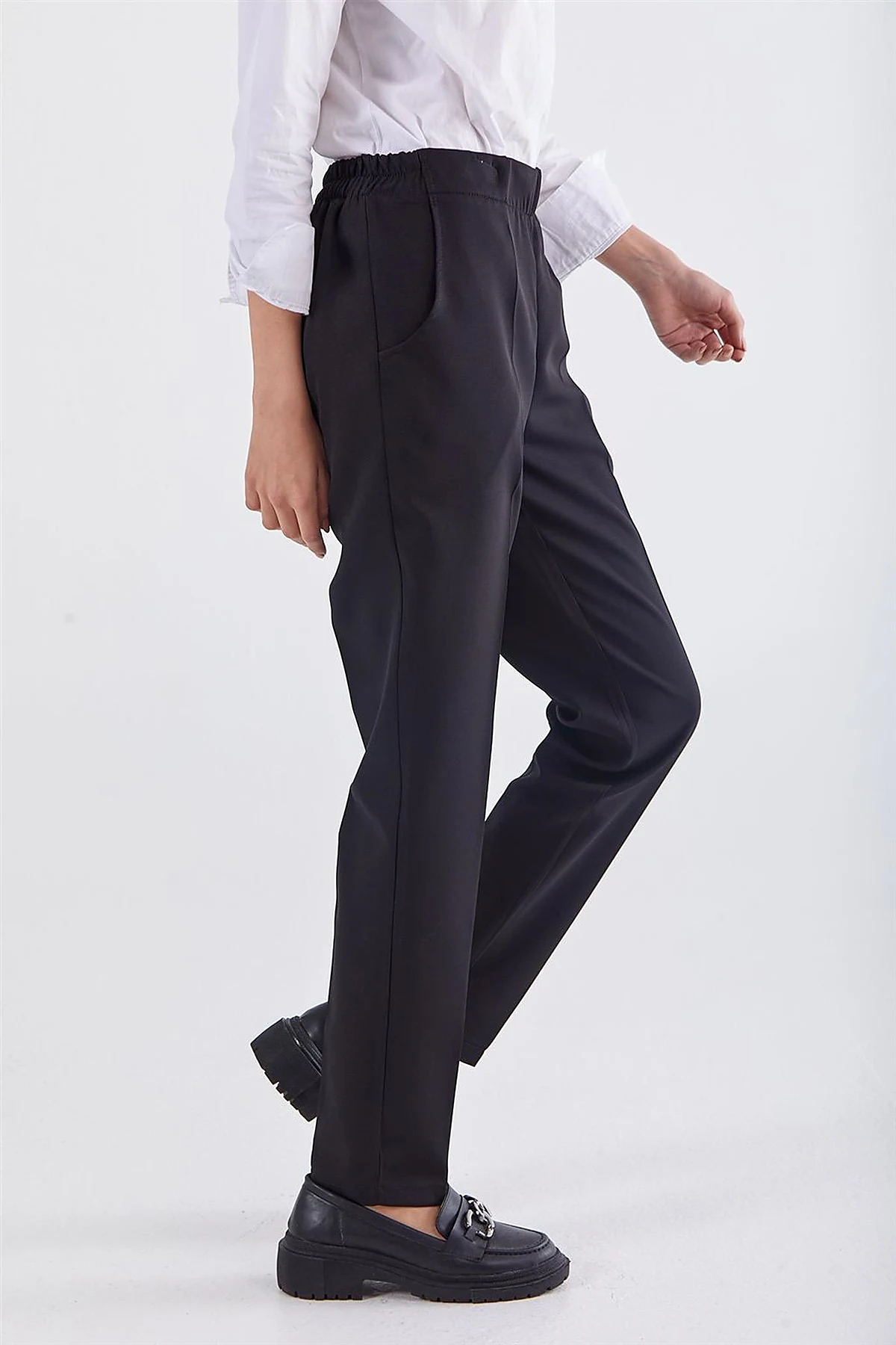 Pocketed Cigarette Pants Black