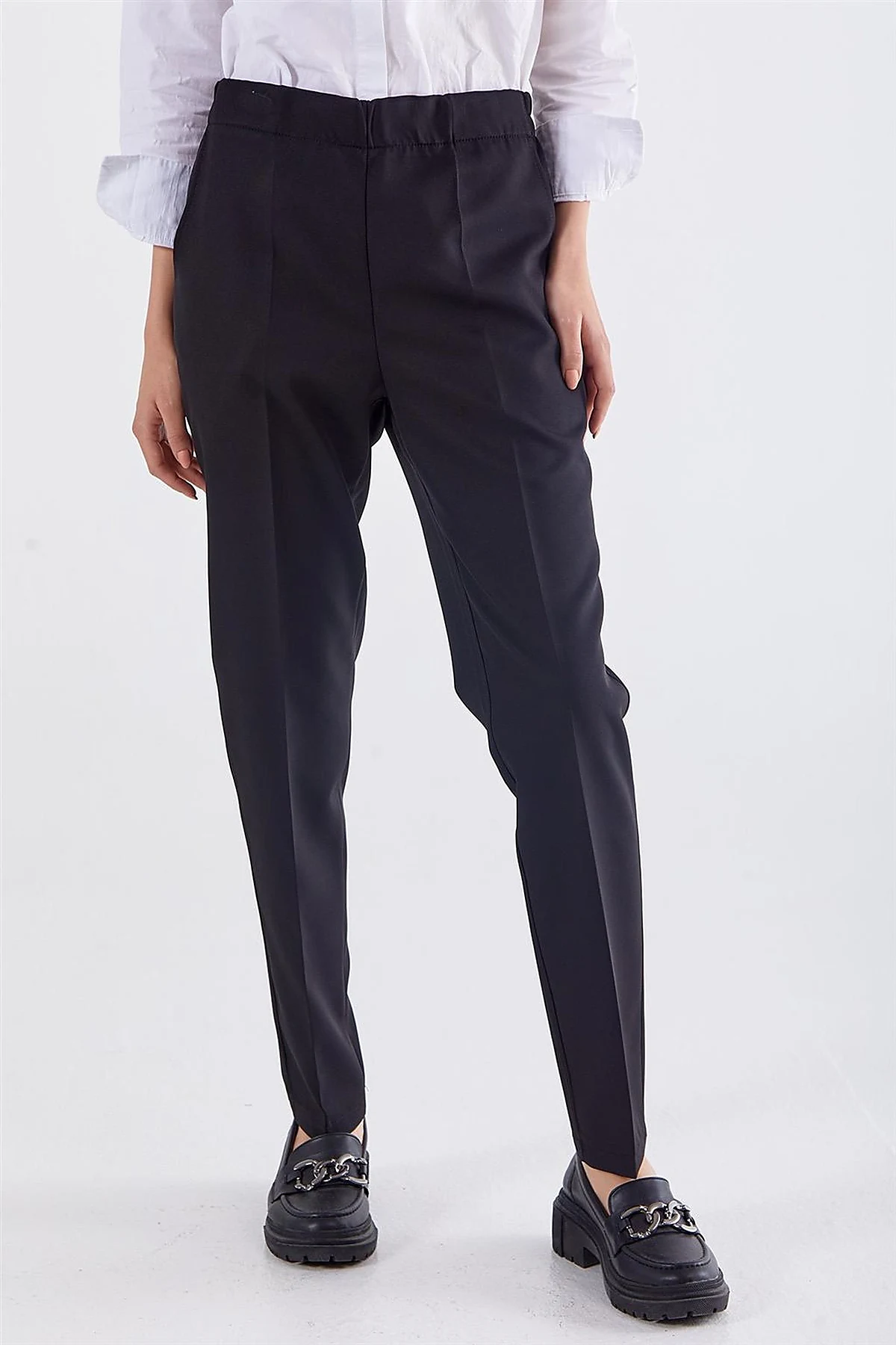 Pocketed Cigarette Pants Black