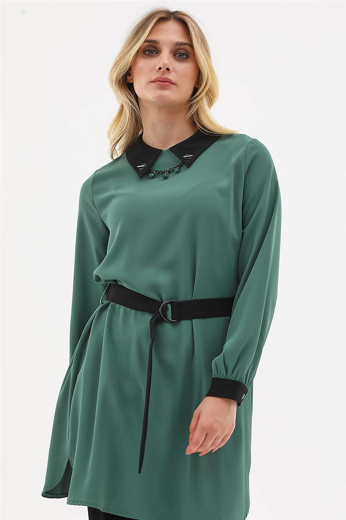 Collar-Detail Tunic in Green